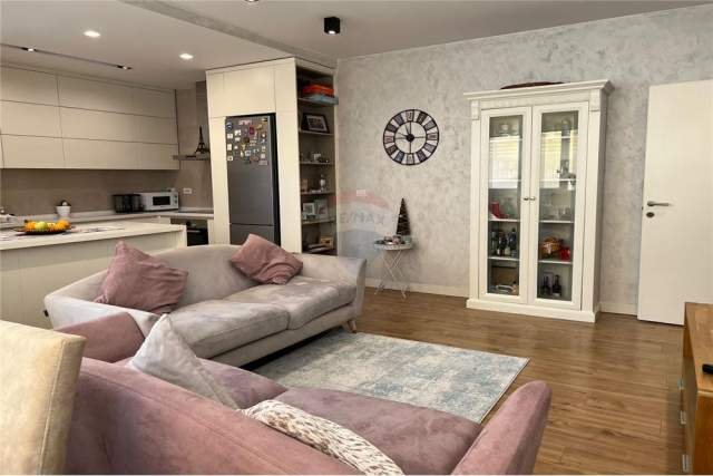 Tirane, shes apartament 2+1+BLK Kati 5, 110 m² 189.000 Euro (Kristal center)