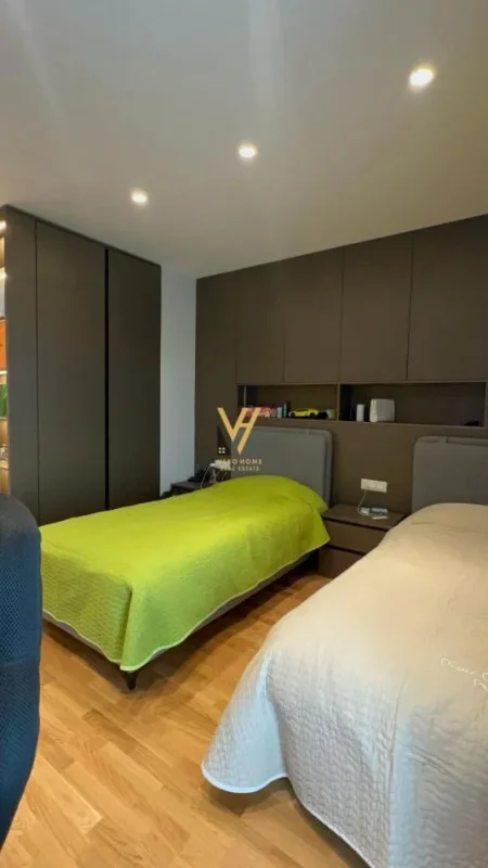 Tirane, jepet me qera apartament 2+1+Ballkon Kati 11, 150 m² 2.000 € (RRUGA E KOSOVAREVE)