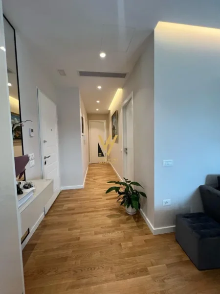 Tirane, jepet me qera apartament 2+1+Ballkon Kati 11, 150 m² 2.000 € (RRUGA E KOSOVAREVE)