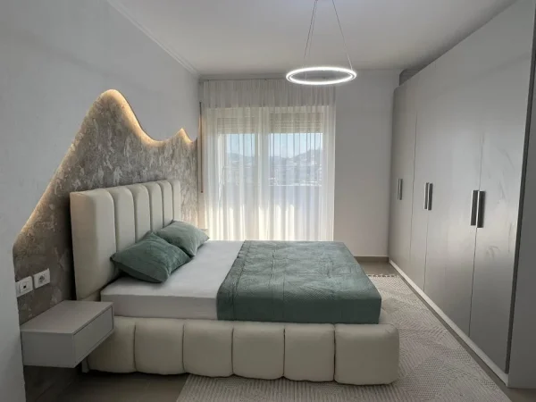 Tirane, shitet apartament 2+1+Ballkon Kati 6, 118 m² 163.000 € (Astir , Kryqezimi i Viles L)