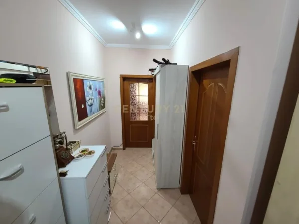 Tirane, shitet apartament 2+1+Ballkon Kati 5, 106 m² 142.000 € 
