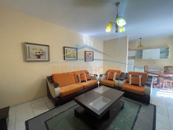 Tirane, jepet me qera apartament 2+1 Kati 4, 93 m² 550 € (Vasil Shanto Rruga &quot;Viktor Eftemiu&quot;)