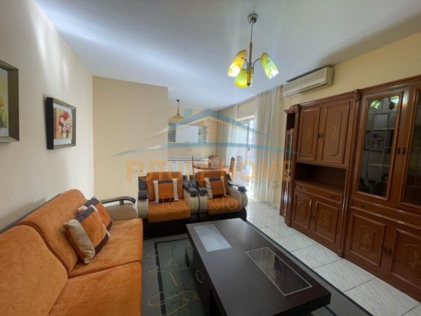 Tirane, jepet me qera apartament 2+1 Kati 4, 93 m² 550 € (Vasil Shanto Rruga &quot;Viktor Eftemiu&quot;)