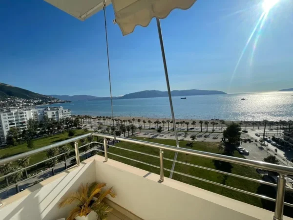 Vlore, shitet apartament 2+1+Ballkon Kati 10, 96 m² 260.000 € (Lungomare)