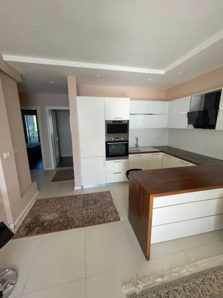 Vlore, shitet apartament 2+1+Ballkon Kati 10, 96 m² 260.000 € (Lungomare)