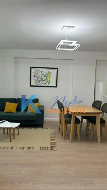 Tirane, jap me qera apartament 1+1+Ballkon Kati 2, 67 m² (Rruga 5 Maji)