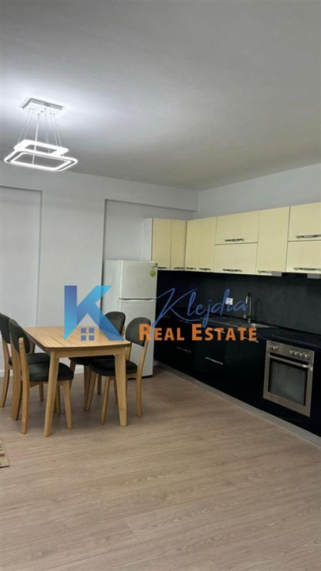 Tirane, jap me qera apartament 1+1+Ballkon Kati 2, 67 m² (Rruga 5 Maji)