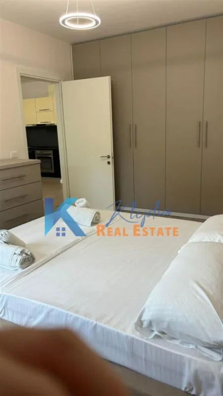 Tirane, jap me qera apartament 1+1+Ballkon Kati 2, 67 m² (Rruga 5 Maji)