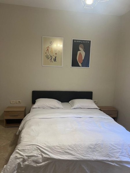 Tirane, jepet me qera apartament 1+1+Aneks+Ballkon Kati 2, 80 m² 480 € (rruga mine peza)