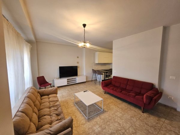 Tirane, jepet me qera apartament 2+1 Kati 6, 100 m² 600 € 