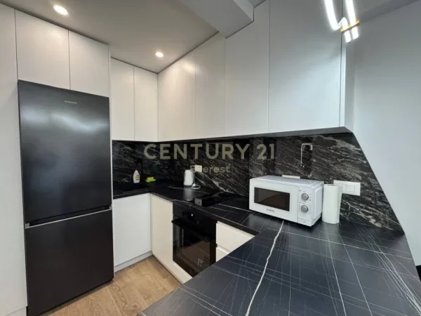 Tirane, jepet me qera apartament 1+1 Kati 3, 60 m² 540 € 