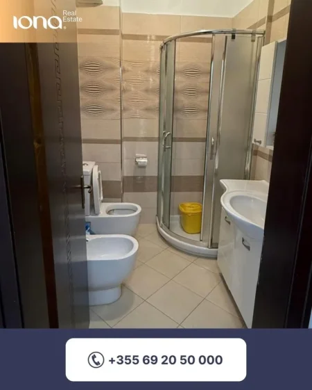 Shkembi Kavajes, shitet apartament 1+1 Kati 5, 60 m² 80.000 € (300m Distanc Nga Deti)