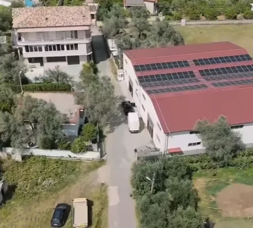 Tirane, jepet me qera magazine Kati 0, 500 m² 1.800 € (BERZHITE)