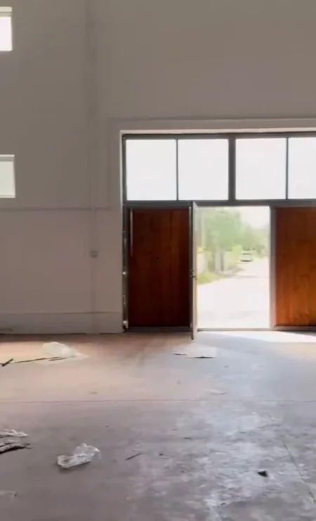 Tirane, jepet me qera magazine Kati 0, 500 m² 1.800 € (BERZHITE)