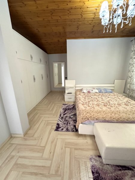 Tirane, jepet me qera Vile 3+1+Aneks+Ballkon Kati 2, 174 m² 750 € (Mbi Kompleksin Marga Kontakt)