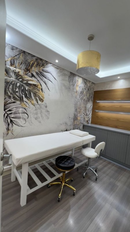 Tirane, jepet me qera ambjent biznesi Kati 1, 49 m² 700 € (Brryli)