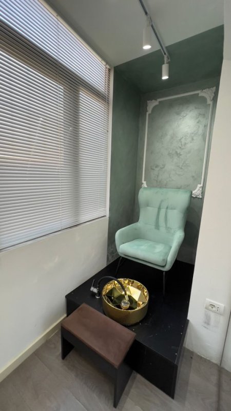 Tirane, jepet me qera ambjent biznesi Kati 1, 49 m² 700 € (Brryli)