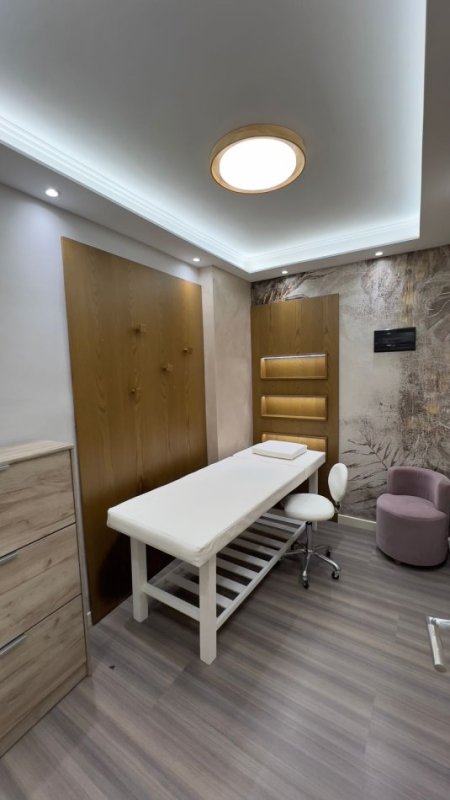 Tirane, jepet me qera ambjent biznesi Kati 1, 49 m² 700 € (Brryli)