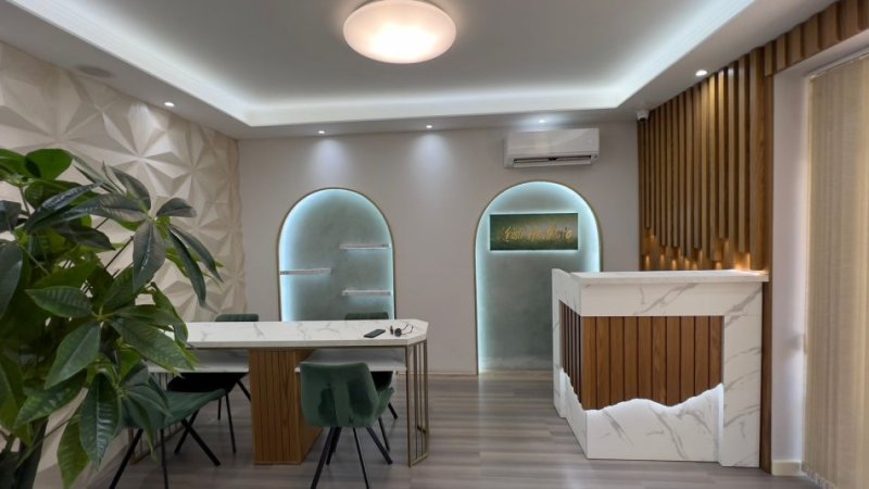 Tirane, jepet me qera ambjent biznesi Kati 1, 49 m² 700 € (Brryli)