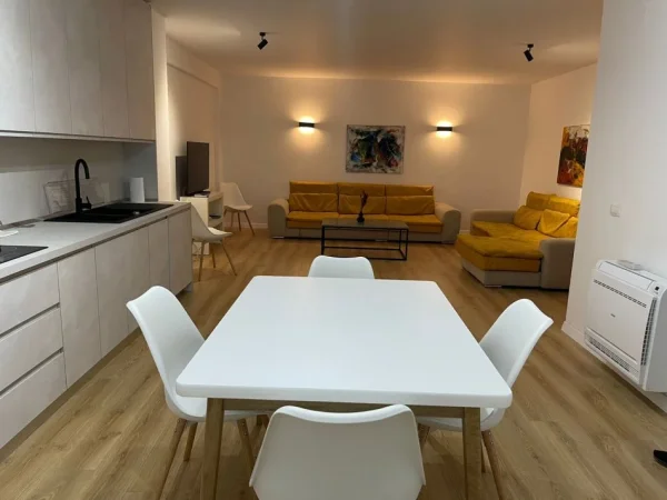 Tirane, jepet me qera apartament 2+1+Aneks+Ballkon Kati 1, 140 m² 801 € (Kopshti botanik 2+1+2 plus post parkimi dhe depo)