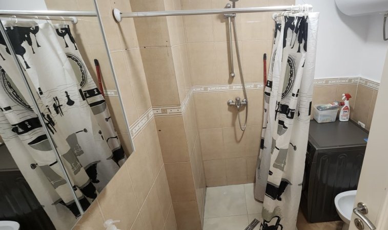 Tirane, jepet me qera apartament 2+1+Ballkon , 100 m² 850 € (Liqeni I Thatë)