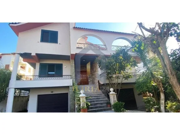 Tirane, shes Vile 5+1+Aneks+Ballkon Kati 3, 468 m² 465.000 € 