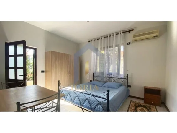 Tirane, shes Vile 5+1+Aneks+Ballkon Kati 3, 468 m² 465.000 € 