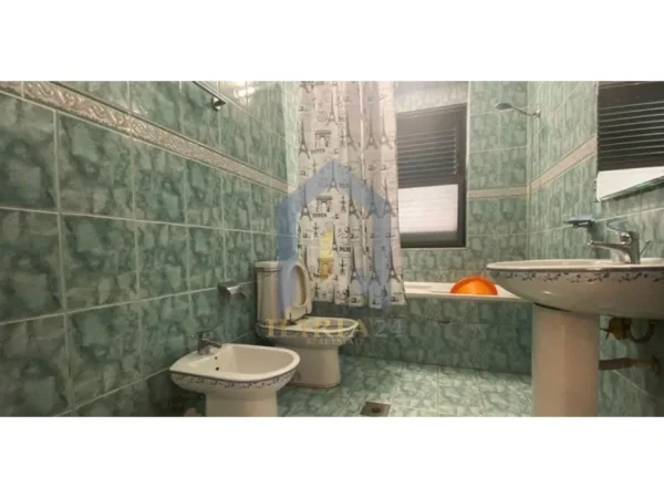 Tirane, shes Vile 5+1+Aneks+Ballkon Kati 3, 468 m² 465.000 € 