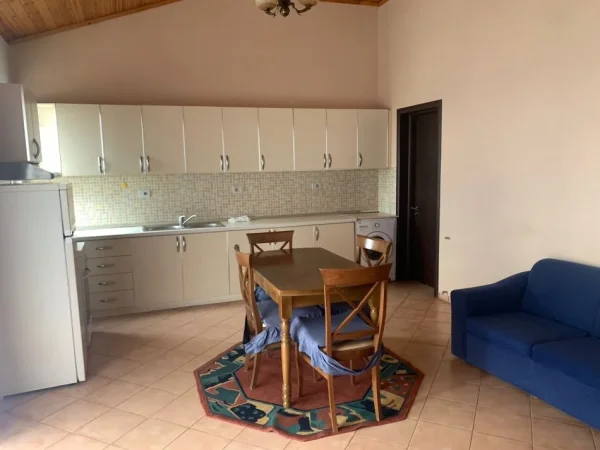 Tirane, jepet me qera apartament 2+1 Kati 4, 450 € 