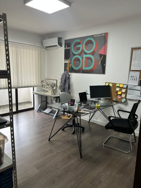 Tirane, jepet me qera zyre Kati 8, 110 m² 1.000 € (BLLOKU)