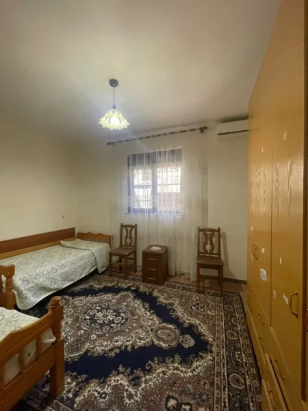 Durres, jepet me qera shtepi Kati 3, 30.000 € 