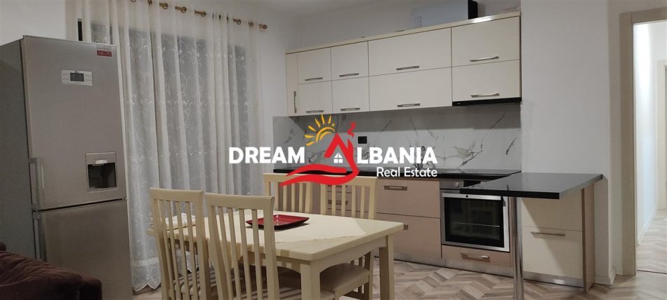Tirane, jepet me qera apartament 2+1+Ballkon Kati 5, 115 m² 480 € (Ne Rrugen 5 Maji - ID 42215277)