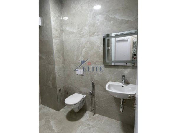 Tirane, jepet me qera apartament 2+1+Ballkon Kati 3, 650 m² 650 € (Arlis, Farmacia 10)