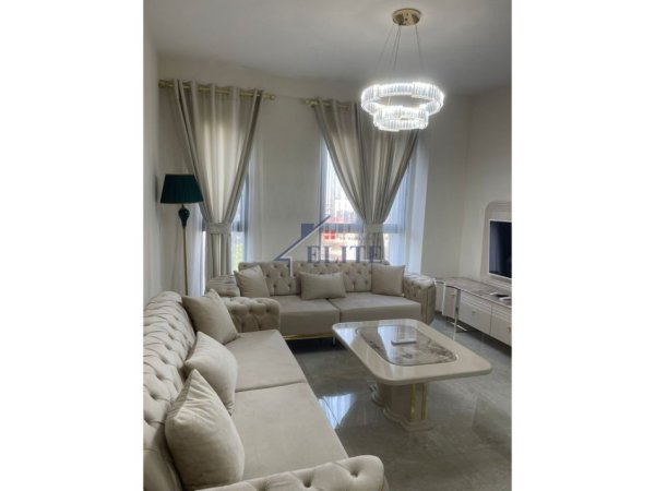 Tirane, jepet me qera apartament 2+1+Ballkon Kati 3, 650 m² 650 € (Arlis, Farmacia 10)