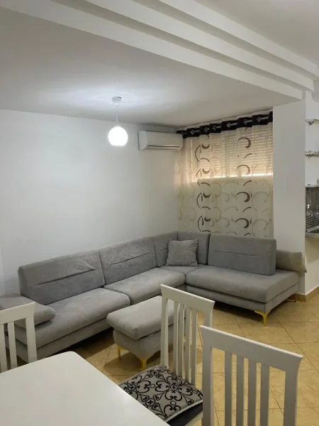 Tirane, jepet me qera apartament 2+1 Kati 2, 550 € 