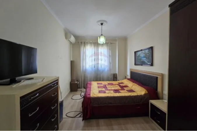 Tirane, jepet me qera apartament 2+1 Kati 4, 88 m² 580 € (tregu elektrik)