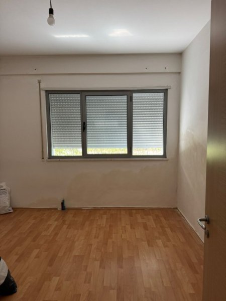 Tirane, jepet me qera apartament 1+1+Ballkon , 70 m² 350 € (rruga 5 maj , prane concord center)
