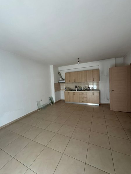 Tirane, jepet me qera apartament 1+1+Ballkon , 70 m² 350 € (rruga 5 maj , prane concord center)