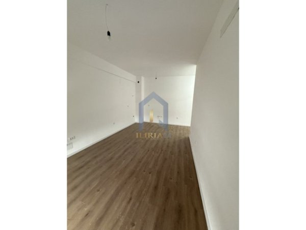 Tirane, shes apartament 1+1+Ballkon Kati 3, 60 m² 88.000 € 