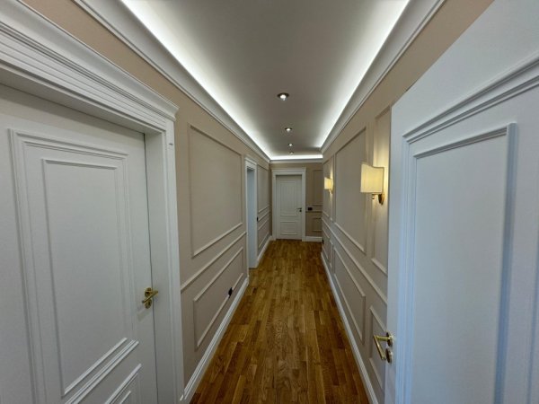 Tirane, shitet apartament 2+1+Ballkon Kati 8, 264 m² 690.000 € (Selvia)