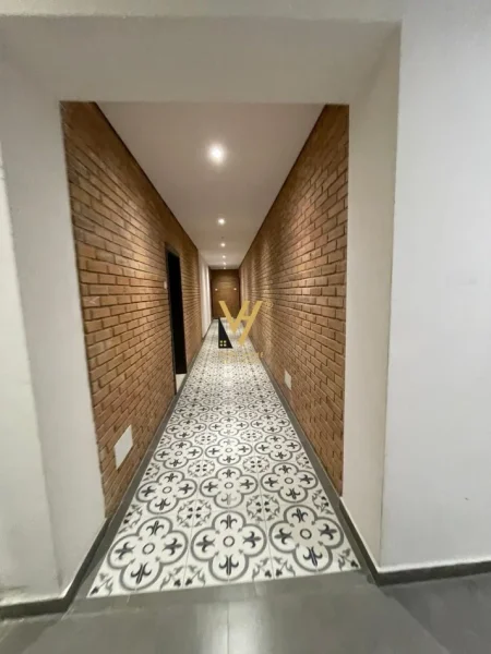 Tirane, jepet me qera apartament 2+1+Ballkon Kati 5, 100 m² 600 € (YZBERISHT)