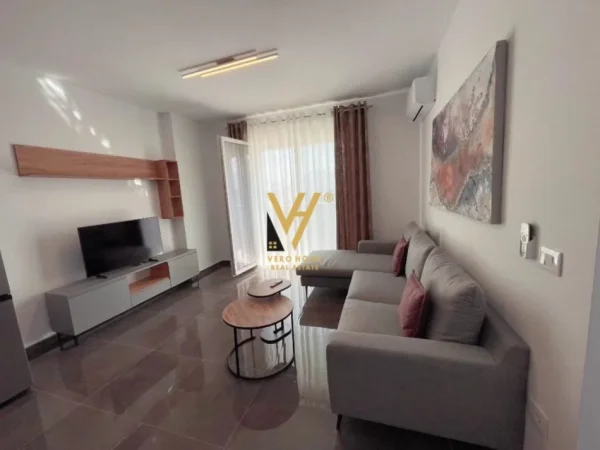 Tirane, jepet me qera apartament 2+1+Ballkon Kati 5, 100 m² 600 € (YZBERISHT)