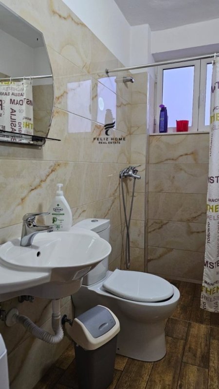 Tirane, jepet me qera apartament 2+1+Ballkon Kati 3, 70 m² 500 € (RRUGA E DURRESIT)