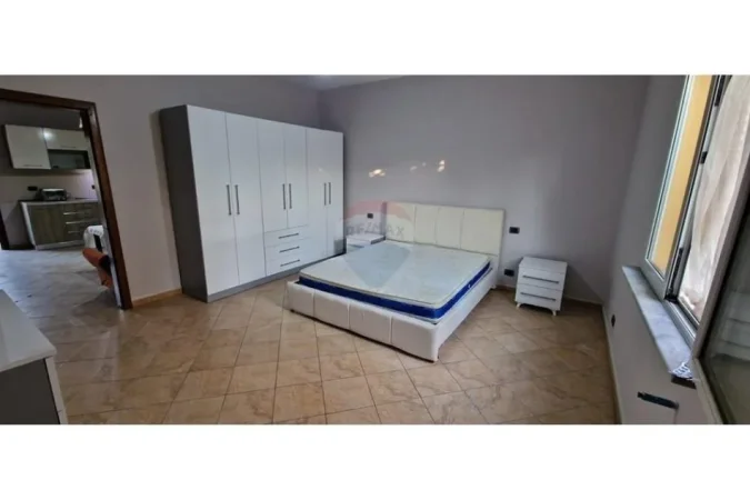 Tirane, jepet me qera apartament 1+1 , 70 m² 400 € (5 maji)