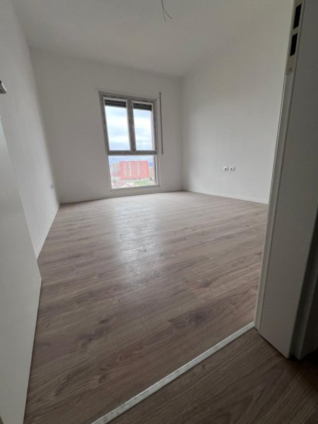 Tirane, shitet apartament 2+1 , 110 m² 99.000 € (kamez)