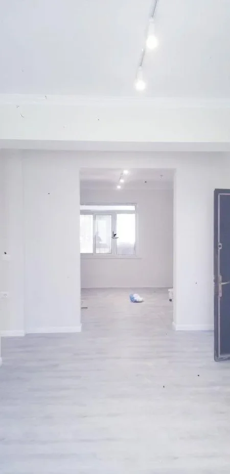 Tirane, jepet me qera zyre Kati 0, 90 m² 1.300 € (BLLOKU)