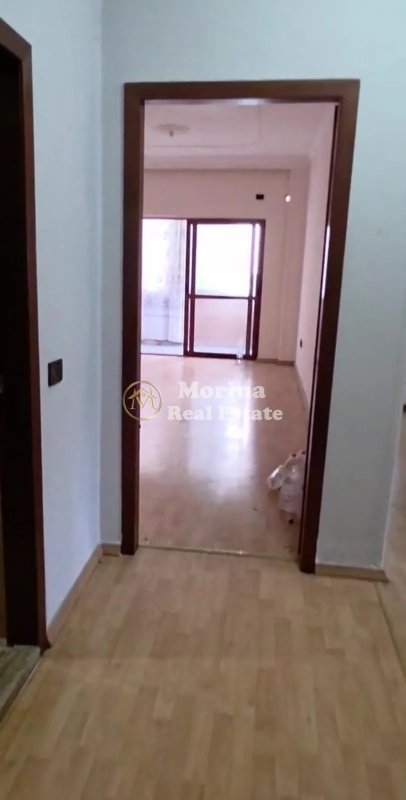 Tirane, shes apartament 3+1 Kati 4, 115 m² 300.000 € (Rruga e Elbasanit)