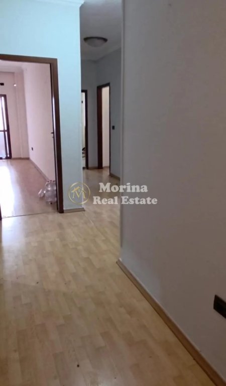 Tirane, shes apartament 3+1 Kati 4, 115 m² 300.000 € (Rruga e Elbasanit)