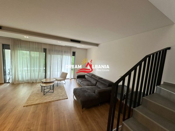 Tirane, jepet me qera Vile 2+1+Ballkon Kati 1, 250 m² 1.550 € (Ne zone e Mulletit)