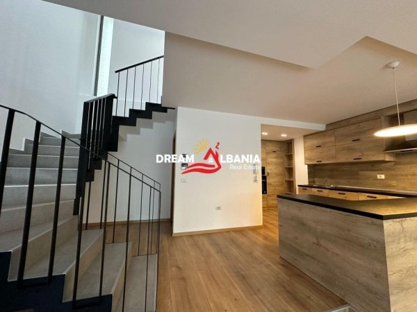 Tirane, jepet me qera Vile 2+1+Ballkon Kati 1, 250 m² 1.550 € (Ne zone e Mulletit)